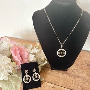 Avon Art Deco Filigree Crystal Halo 30” Pendant Necklace & Earrings Set NIB NE5
